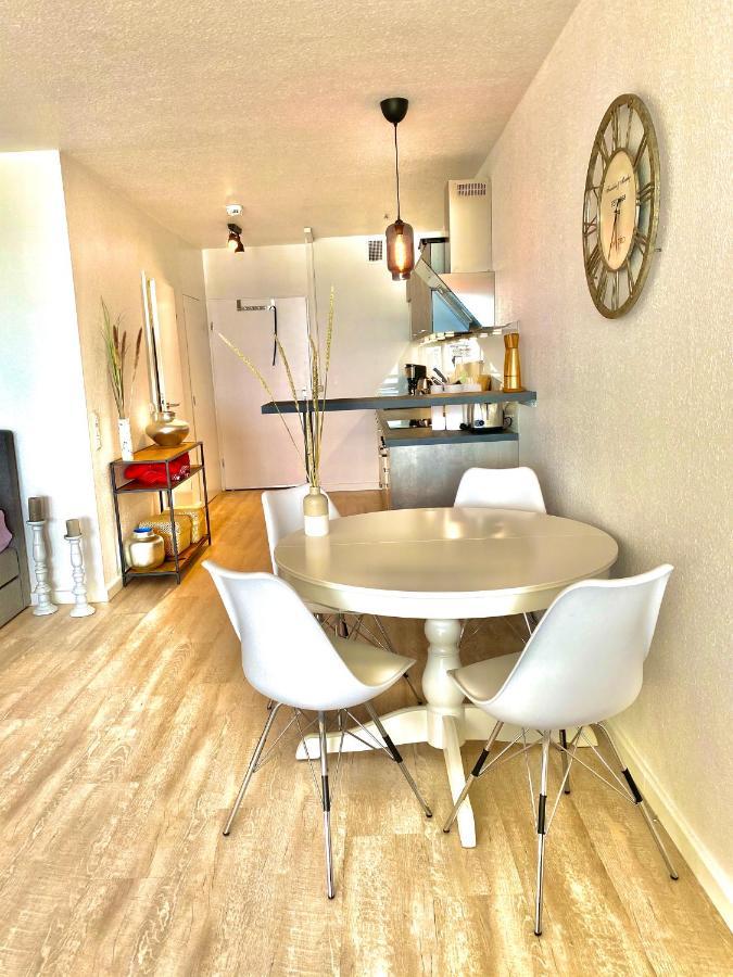 Studio Mit Panorama-Meerblick Und Direkter Strandlage In Scharbeutz Bagian luar foto
