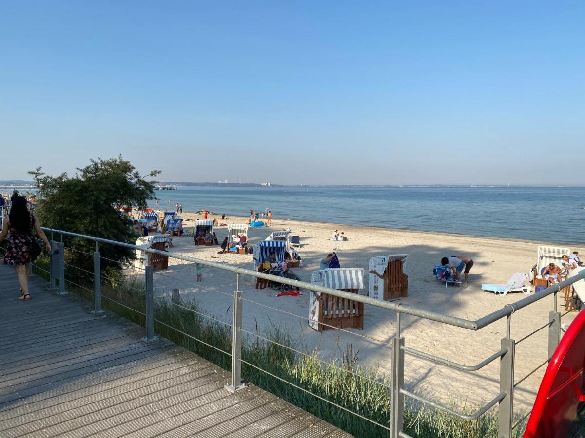 Studio Mit Panorama-Meerblick Und Direkter Strandlage In Scharbeutz Bagian luar foto
